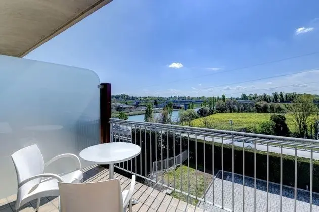 Üç Kişilik Oda (Countryside View)