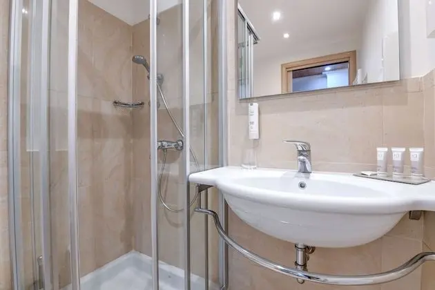 Üç Kişilik Oda (Countryside View)