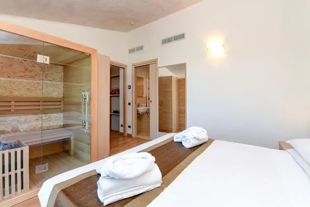 Wellness Room (Sauna e Jacuzzi)
