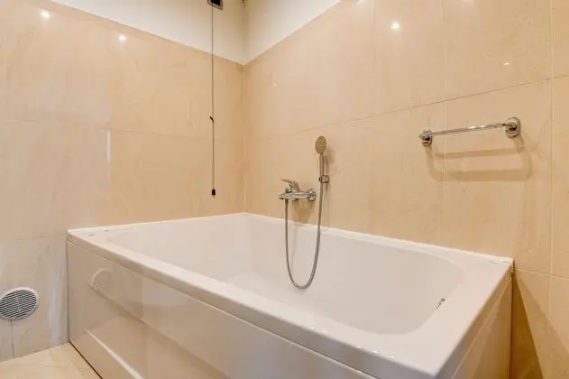 Wellness Room (Sauna e Jacuzzi)