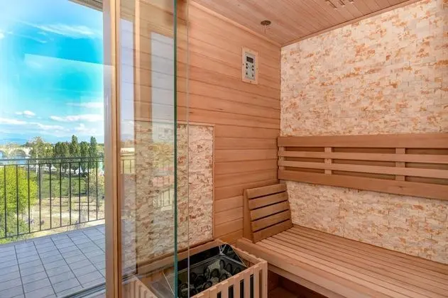 Wellness Room (Sauna e Jacuzzi)