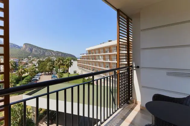 https://images.etstur.com/imgproxy/resize/2560x1440/files/images/hotelImages/etsrooms/130/Rixos_Beldibi_-_Tui_Magic_Life_20250624151018_2.jpg