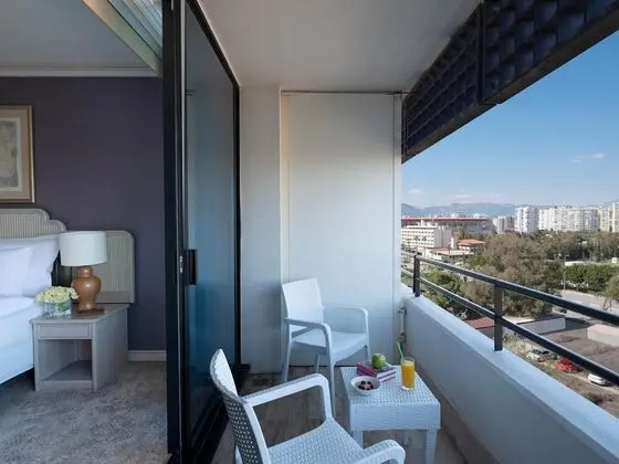 https://images.etstur.com/files/images/hotelImages/TR/51941/l/Rixos-Downtown-Antalya-Oda-340917.jpg