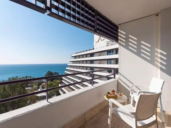 https://images.etstur.com/files/images/hotelImages/TR/51941/l/Rixos-Downtown-Antalya-Oda-340965.jpg