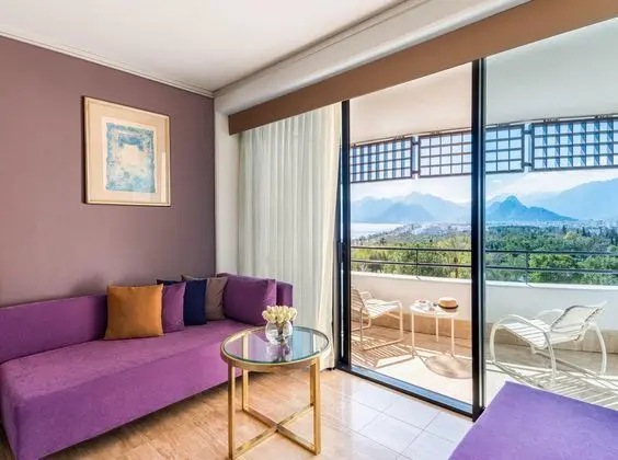 https://images.etstur.com/imgproxy/resize/2560x1440/files/images/hotelImages/etsrooms/244/Rixos_Downtown_Antalya_-_The_Land_of_Legends_Access_20260109165338_2.jpg