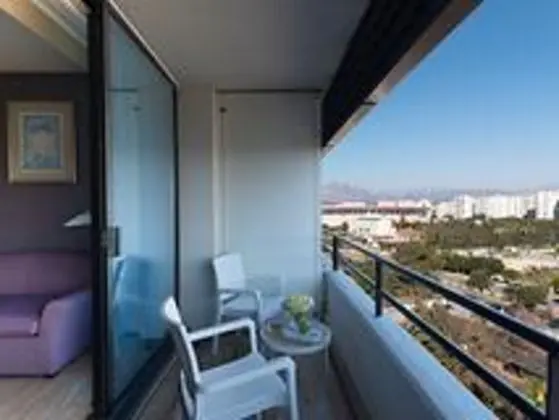 Standart Kara Manzaralı Oda