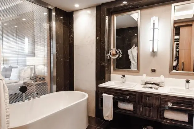 Deluxe Oda, 1 En Büyük (King) Boy Yatak, Şehir Manzaralı