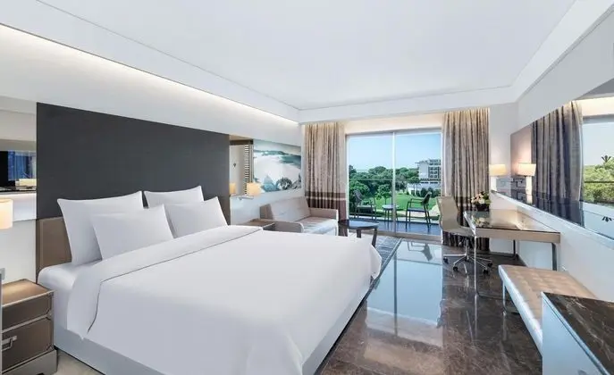https://images.etstur.com/files/images/hotelImages/TR/50633/l/Rixos-Premium-Belek-Oda-350259.jpg