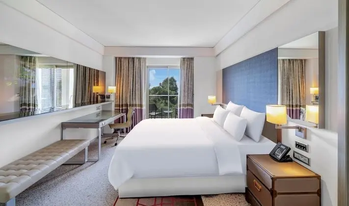 https://images.etstur.com/files/images/hotelImages/TR/50633/l/Rixos-Premium-Belek-Oda-350263.jpg