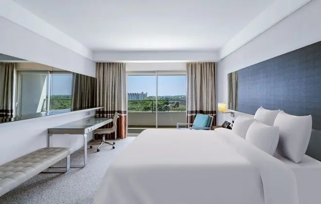 https://images.etstur.com/files/images/hotelImages/TR/50633/l/Rixos-Premium-Belek-Oda-350277.jpg
