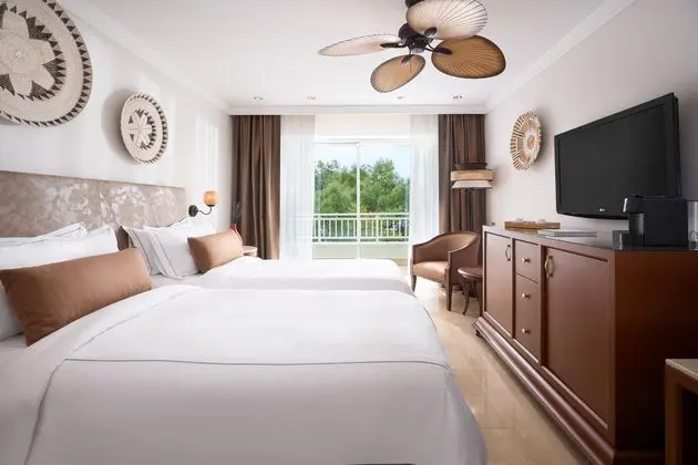 https://images.etstur.com/imgproxy/resize/2560x1440/files/images/hotelImages/etsrooms/242/Rixos_Premium_Bodrum_20260406094610_0.jpg