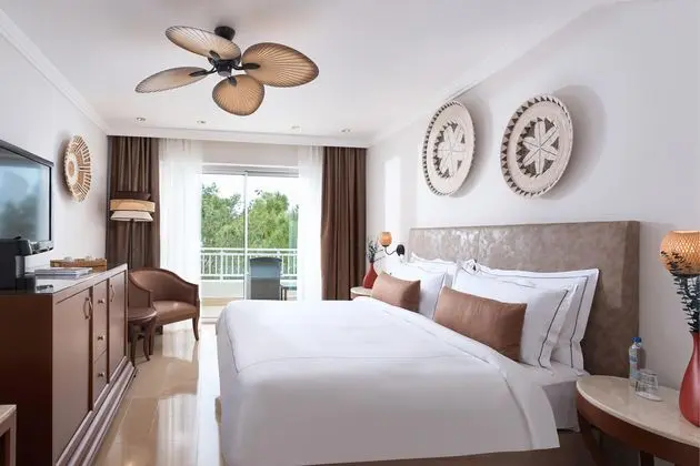 https://images.etstur.com/imgproxy/resize/2560x1440/files/images/hotelImages/etsrooms/242/Rixos_Premium_Bodrum_20260406094615_3.jpg
