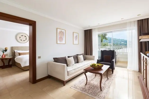 https://images.etstur.com/imgproxy/resize/2560x1440/files/images/hotelImages/etsrooms/242/Rixos_Premium_Bodrum_20260406095047_0.jpg