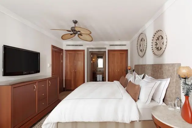 https://images.etstur.com/imgproxy/resize/2560x1440/files/images/hotelImages/etsrooms/242/Rixos_Premium_Bodrum_20260406095050_2.jpg