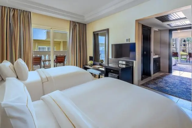 https://images.etstur.com/files/images/hotelImages/TR/220396/l/RIXOS-PREMIUM-SEAGATE-Oda-384763.jpg