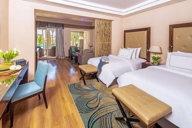 https://images.etstur.com/files/images/hotelImages/TR/220396/l/RIXOS-PREMIUM-SEAGATE-Oda-384771.jpg