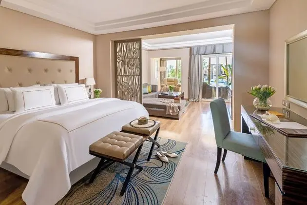 https://images.etstur.com/files/images/hotelImages/TR/220396/l/RIXOS-PREMIUM-SEAGATE-Oda-384773.jpg