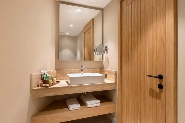 Deluxe Family Suite Oda Banyo