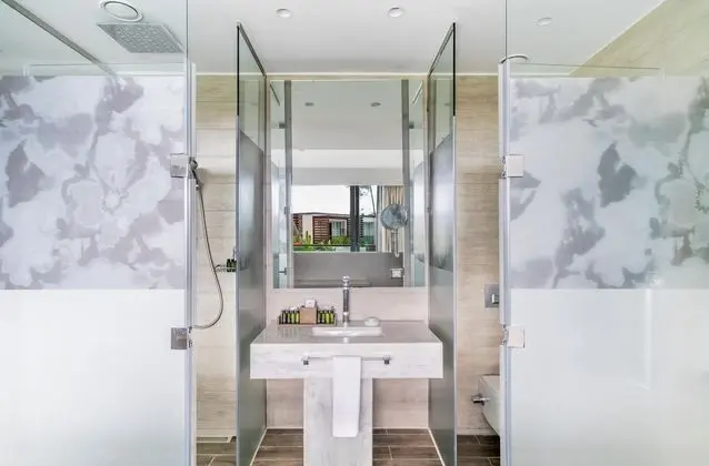 https://images.etstur.com/files/images/hotelImages/TR/50787/l/Rixos-Premium-Tekirova-Oda-340851.jpg