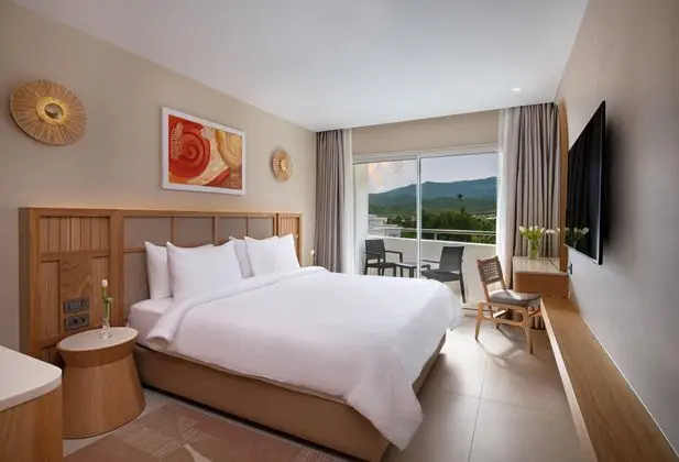 https://images.etstur.com/imgproxy/resize/2560x1440/files/images/hotelImages/etsrooms/211/Rixos_Premium_Tekirova_-_The_Land_of_Legends_Access_20250701160911_0.jpg