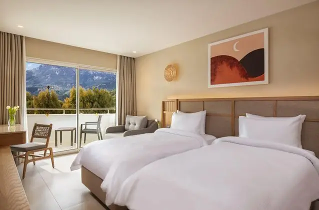 https://images.etstur.com/imgproxy/resize/2560x1440/files/images/hotelImages/etsrooms/211/Rixos_Premium_Tekirova_-_The_Land_of_Legends_Access_20250701160913_1.jpg