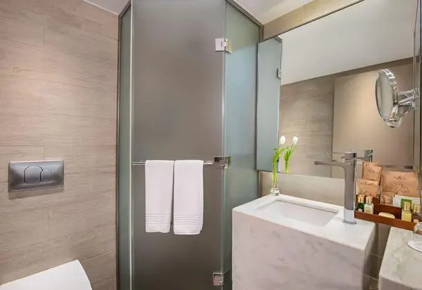 https://images.etstur.com/imgproxy/resize/2560x1440/files/images/hotelImages/etsrooms/211/Rixos_Premium_Tekirova_-_The_Land_of_Legends_Access_20250701161403_4.jpg