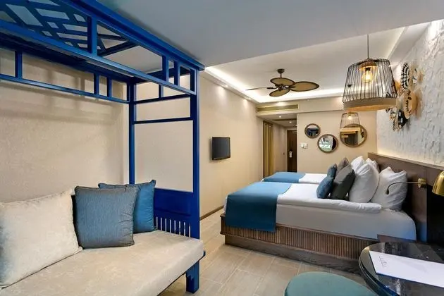 https://images.etstur.com/files/images/hotelImages/TR/51896/l/Rixos-Sungate-Hotel-Oda-313940.jpg