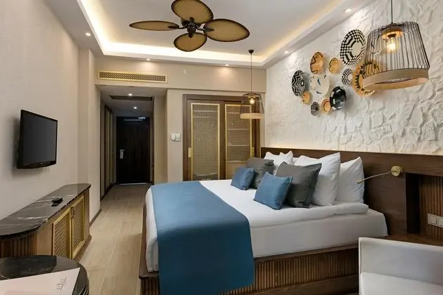 https://images.etstur.com/files/images/hotelImages/TR/51896/l/Rixos-Sungate-Hotel-Oda-313941.jpg