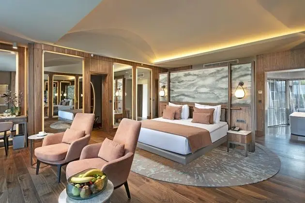 https://images.etstur.com/files/images/hotelImages/TR/51896/l/Rixos-Sungate-Oda-397934.jpg