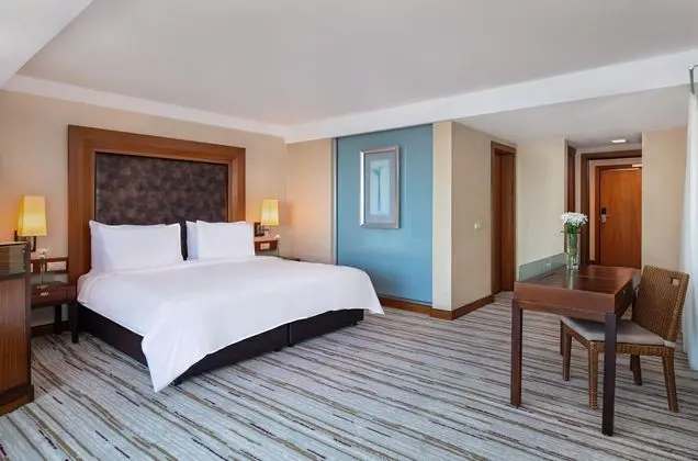 https://images.etstur.com/imgproxy/resize/2560x1440/files/images/hotelImages/etsrooms/103/Rixos_Sungate_-_The_Land_of_Legends_Access_20250701120328_2.jpg