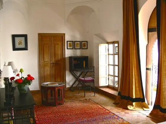 Junior Süit (Zeitoun)