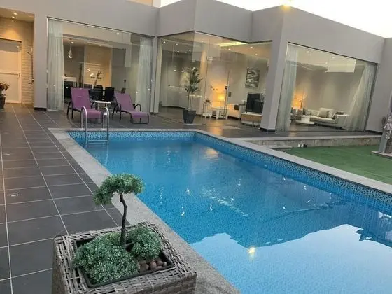 Luxury Dağ Evi, 2 Yatak Odası, Kişiye Özel Havuzlu