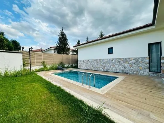 2+1 Villa,bahçe Manzaralı,isıtmalı Özel Havuzlu
