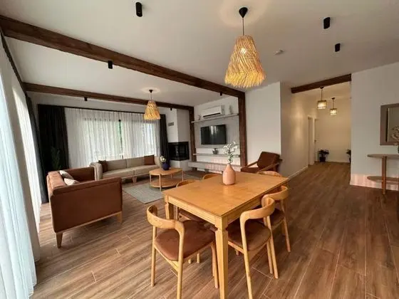 2+1 Villa,bahçe Manzaralı,isıtmalı Özel Havuzlu