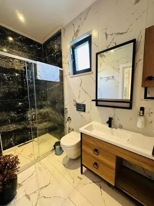 3+1 Villa,bahçe Manzaralı,isıtmalı Özel Havuzlu