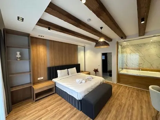 3+1 Villa,bahçe Manzaralı,isıtmalı Özel Havuzlu