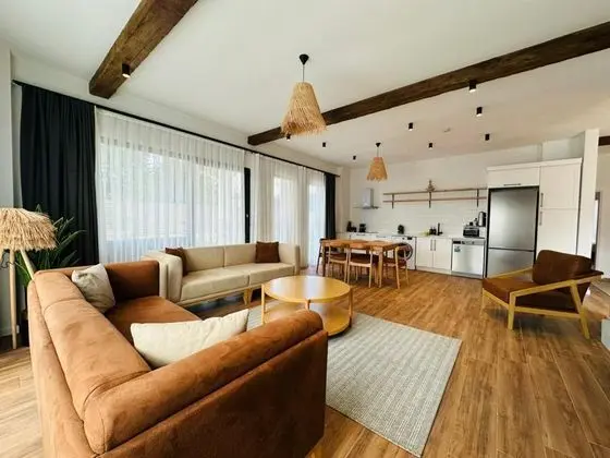 3+1 Villa,bahçe Manzaralı,isıtmalı Özel Havuzlu