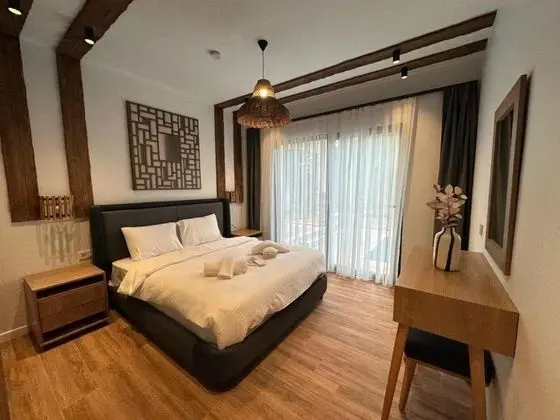 3+1 Villa,bahçe Manzaralı,isıtmalı Özel Havuzlu
