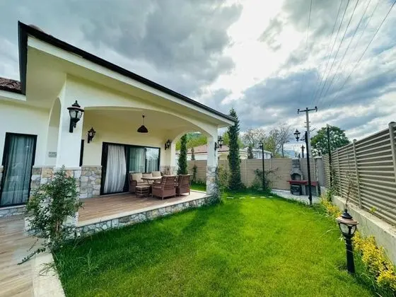3+1 Villa,bahçe Manzaralı,isıtmalı Özel Havuzlu