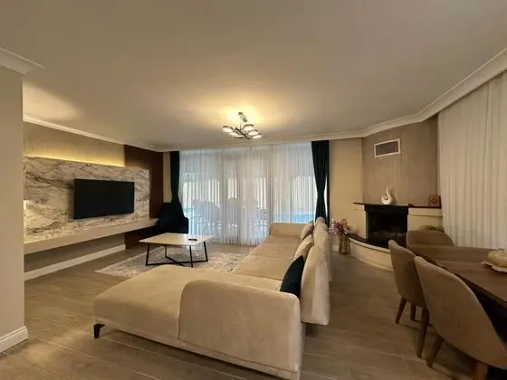 Villa, Bahçe Manzaralı