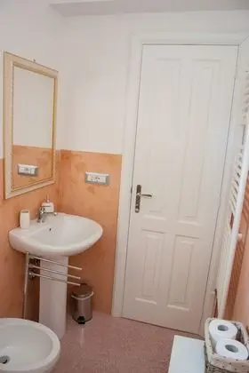 Tek Büyük Yataklı Oda, Balkon