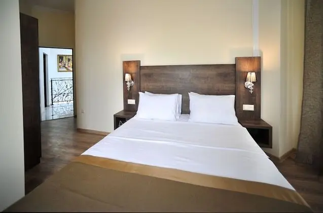 Comfort Tek Büyük veya İki Ayrı Yataklı Oda
