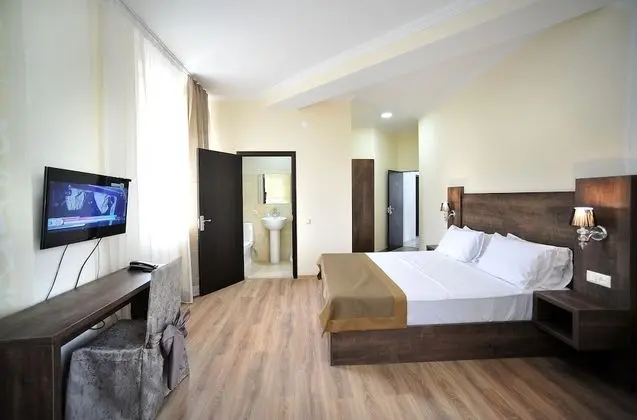 Comfort Tek Büyük veya İki Ayrı Yataklı Oda