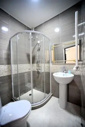 Economy Tek Büyük veya İki Ayrı Yataklı Oda