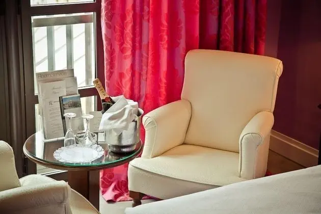 Luxury Tek Büyük Yataklı Oda