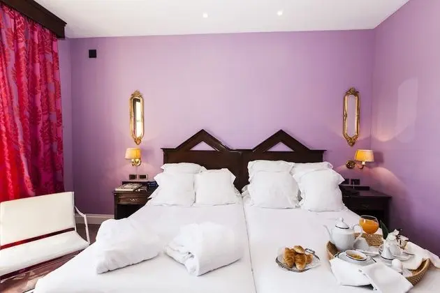 Luxury Tek Büyük Yataklı Oda