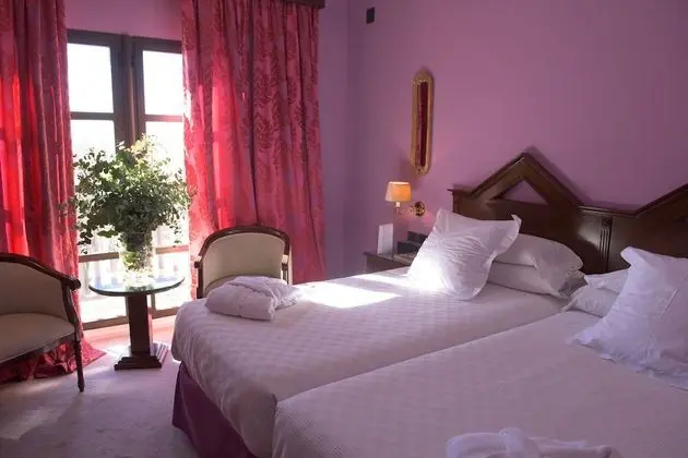 Luxury Tek Büyük Yataklı Oda