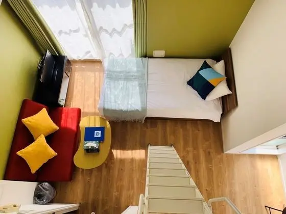 Family Çatı Katı (Loft), Sigara İçilmez (Loft Room)