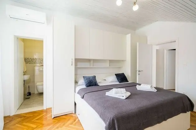 Villa (Three-Bedroom Villa)