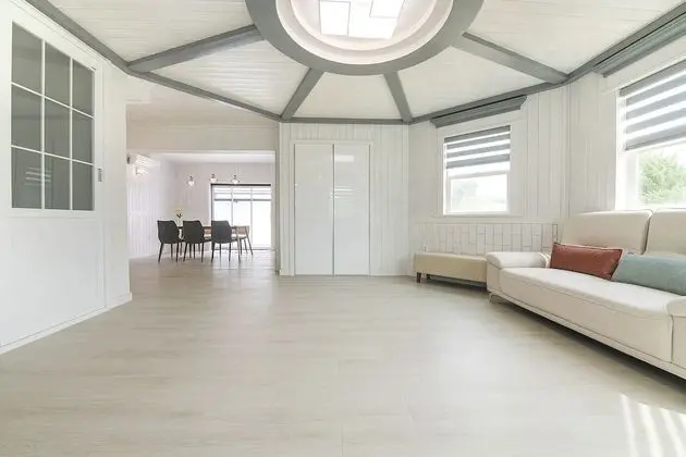 A (4 guests, Extra person fee 30,000 KRW on site)